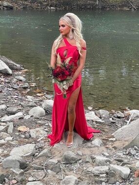 Ava Presley - PromDress